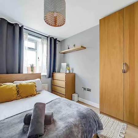 Lovely 2-bed Close To Excel And O2 Arena