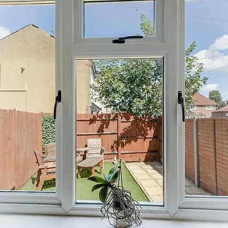 Lovely 2-bed Close To Excel And O2 Arena London