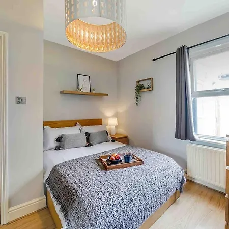 Lovely 2-bed Close To Excel And O2 Arena