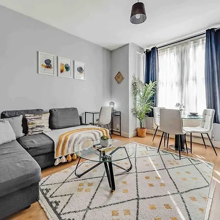 Lovely 2-bed Close To Excel And O2 Arena *