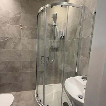 Raven 38 Hotel London