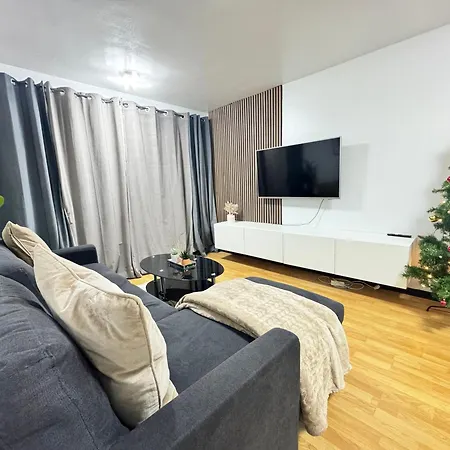 Daire Cosy 2br Flat, Near Station In London *