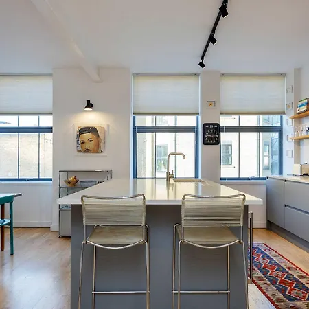 Veeve - The Hackney Loft Apartment London