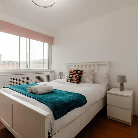 Luxurious Entire In Paddington Apartment London