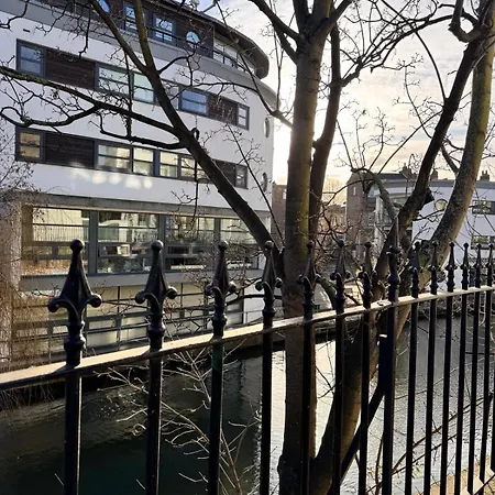 Luxury And Stylish Ensuits Guest house *