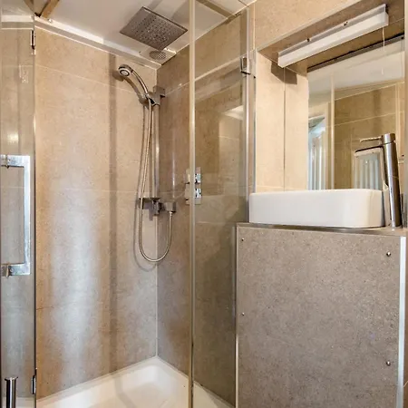 Stunning 2 Bed Duplex With Quiet Communal Garden * London