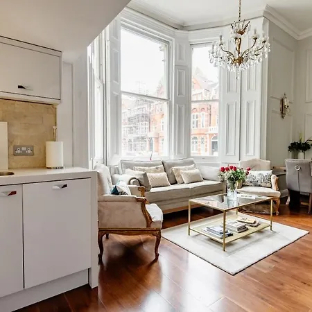 Stunning 2 Bed Duplex With Quiet Communal Garden Apartment *