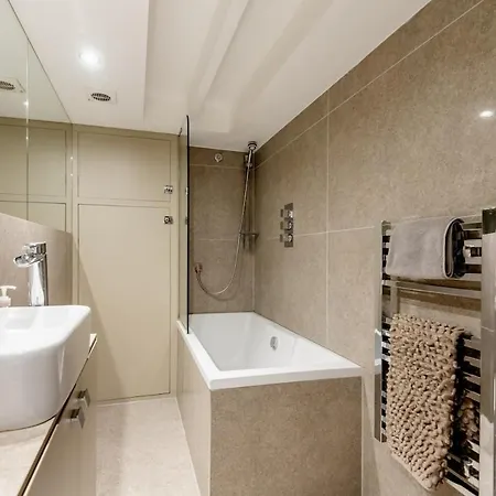 Stunning 2 Bed Duplex With Quiet Communal Garden Apartment London