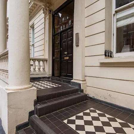 Stunning 2 Bed Duplex With Quiet Communal Garden Apartment *