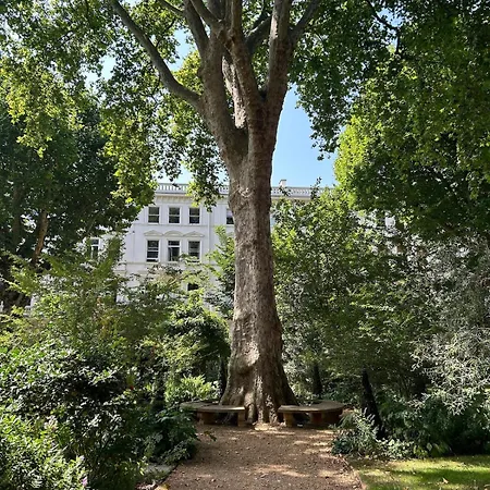 Stunning 2 Bed Duplex With Quiet Communal Garden Apartment *