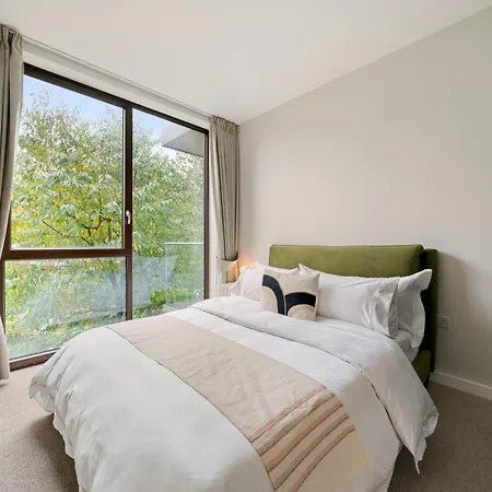 2 Bed 2 Bath Modern Near Big Ben In Zone1 Apartment *