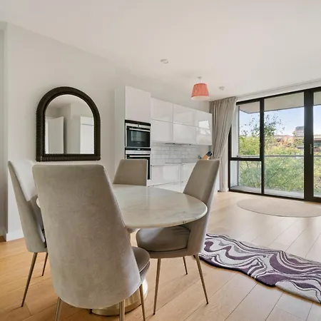 2 Bed 2 Bath Modern Near Big Ben In Zone1 * London