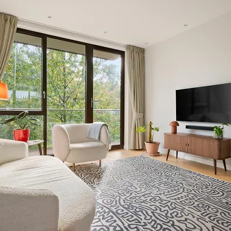2 Bed 2 Bath Modern Near Big Ben In Zone1