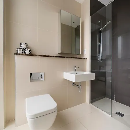 2 Bed 2 Bath Modern Near Big Ben In Zone1 Apartment