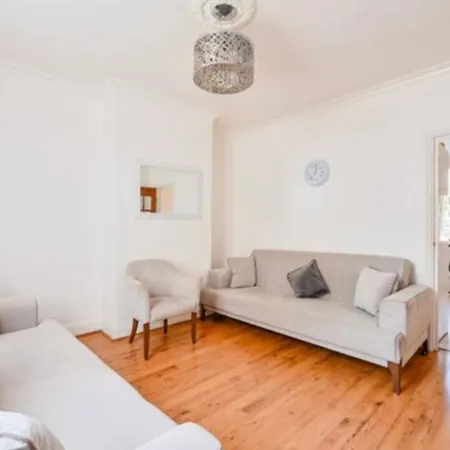 Holiday home Zone 2 London
