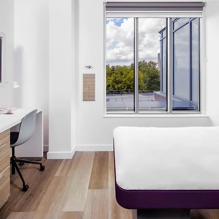 Hotel Yotel 4*