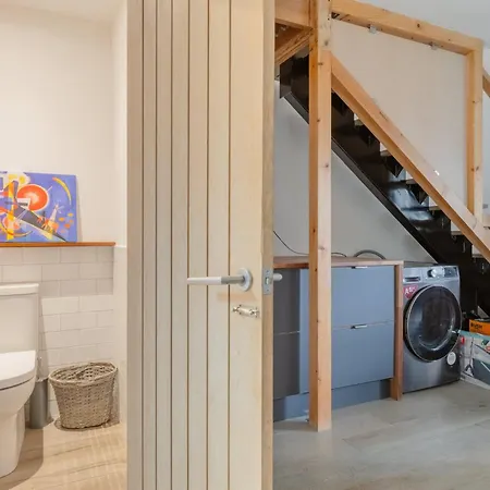 Family Friendly 3 Bedroom In Islington Holiday home *