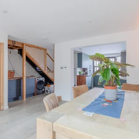 Family Friendly 3 Bedroom In Islington *