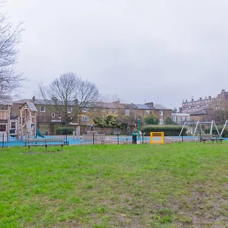 Family Friendly 3 Bedroom In Islington Holiday home London