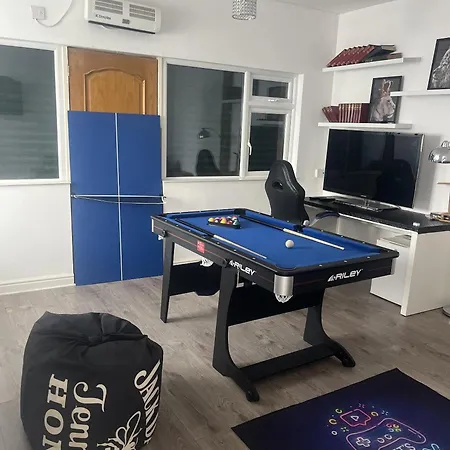 Reach Retreat Spacious 4bed House Startford Maryland Great Transport Links