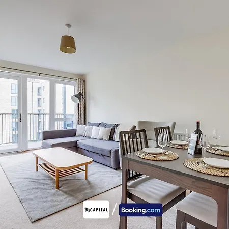 2 Bedroom By Capital Retreats Short Lets & Serviced London With Balcony, Free Wifi Edgware
