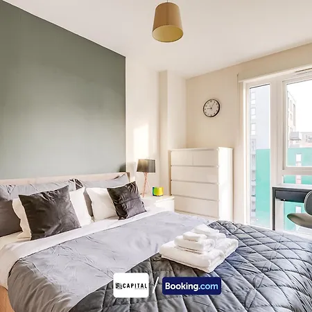 2 Bedroom By Capital Retreats Short Lets & Serviced London With Balcony, Free Wifi Apartment Edgware