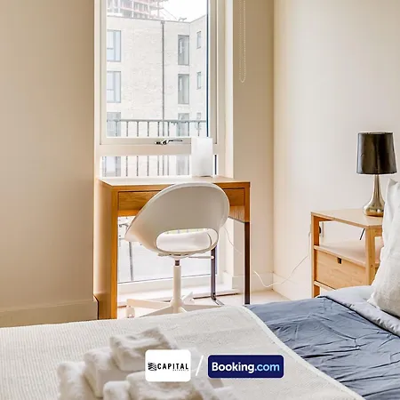 2 Bedroom By Capital Retreats Short Lets & Serviced London With Balcony, Free Wifi