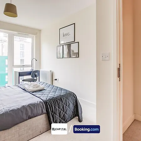 2 Bedroom By Capital Retreats Short Lets & Serviced London With Balcony, Free Wifi Edgware