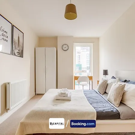 Apartment 2 Bedroom By Capital Retreats Short Lets & Serviced London With Balcony, Free Wifi