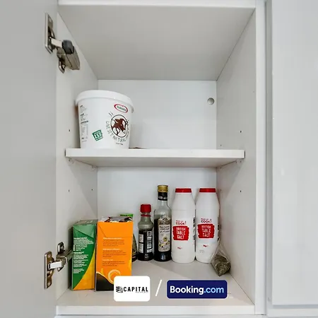 Cozy In Camden Town By Capital Retreats Short Lets & Serviced With Balcony, Free Wifi Apartment *