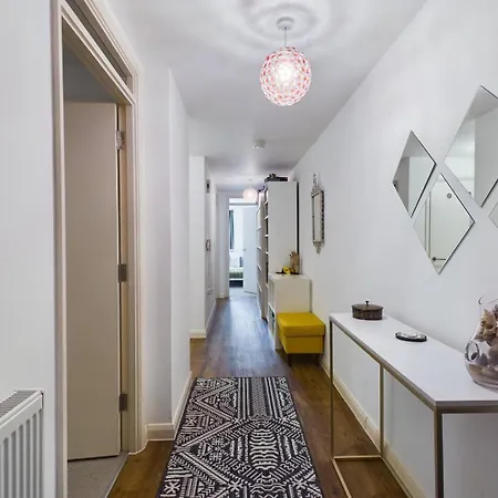 Apartment Pass The Keys Modern 2-bed With Private Balcony, Near Dalston Junction Station - Ideal Urban Retreat! London