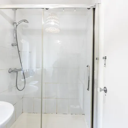20 Percent Off -Todayonly-Mobilerate Offers-Genius Offers-Londonbridge City Apartment W Free Parking-Wifi-Sleeps7-4Beds-Netflix-Family! *