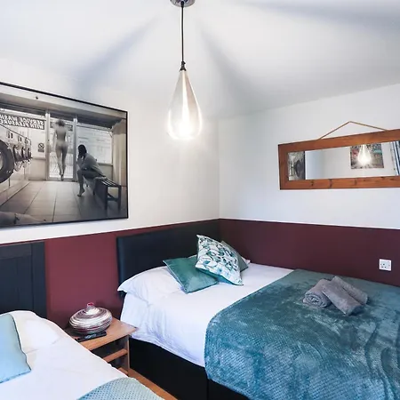 Apartment 20 Percent Off -Todayonly-Mobilerate Offers-Genius Offers-Londonbridge City Apartment W Free Parking-Wifi-Sleeps7-4Beds-Netflix-Family! *