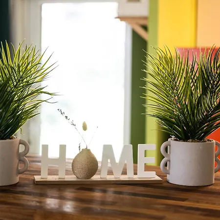 20 Percent Off -Todayonly-Mobilerate Offers-Genius Offers-Londonbridge City Apartment W Free Parking-Wifi-Sleeps7-4Beds-Netflix-Family! * London