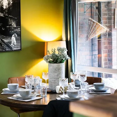 20 Percent Off -Todayonly-Mobilerate Offers-Genius Offers-Londonbridge City Apartment W Free Parking-Wifi-Sleeps7-4Beds-Netflix-Family! Apartment