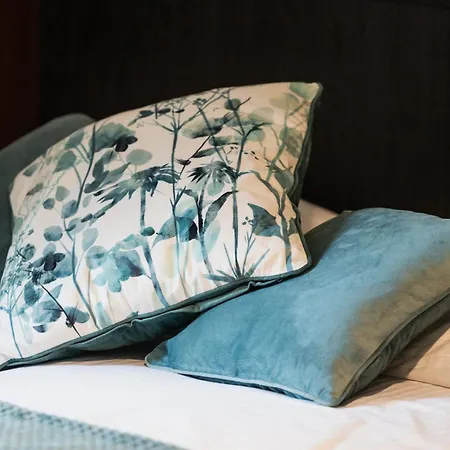 20 Percent Off -Todayonly-Mobilerate Offers-Genius Offers-Londonbridge City Apartment W Free Parking-Wifi-Sleeps7-4Beds-Netflix-Family! Apartment London