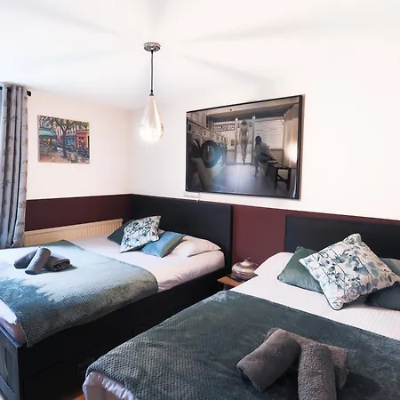 Apartment 20 Percent Off -Todayonly-Mobilerate Offers-Genius Offers-Londonbridge City Apartment W Free Parking-Wifi-Sleeps7-4Beds-Netflix-Family! London