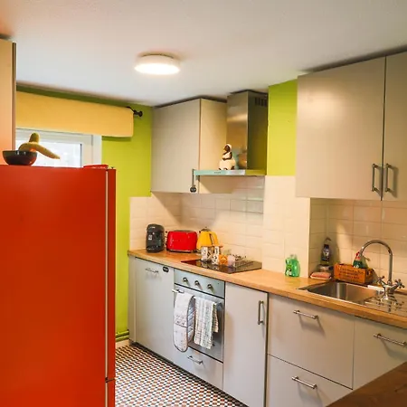 20 Percent Off -Todayonly-Mobilerate Offers-Genius Offers-Londonbridge City Apartment W Free Parking-Wifi-Sleeps7-4Beds-Netflix-Family! London