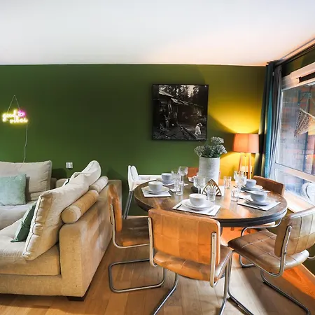 20 Percent Off -Todayonly-Mobilerate Offers-Genius Offers-Londonbridge City Apartment W Free Parking-Wifi-Sleeps7-4Beds-Netflix-Family! * London