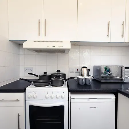 Apartment Lovely Studio London