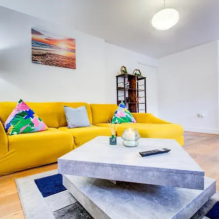 Apartment Spacious 2-bed Family With Pets Welcome