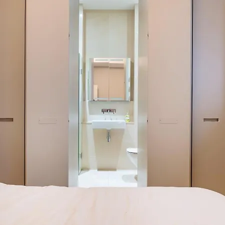 Three Bedroom, Leicester Square Duplex Holiday home