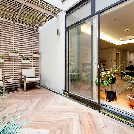 Three Bedroom, Leicester Square Duplex Holiday home *