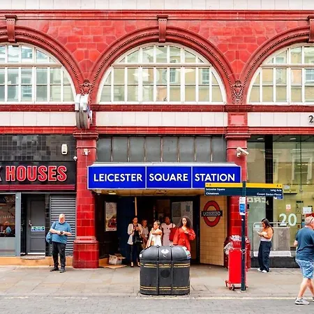 Three Bedroom, Leicester Square Duplex * London