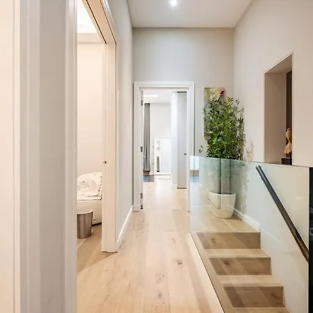 Three Bedroom, Leicester Square Duplex London