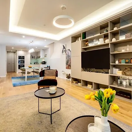 Three Bedroom, Leicester Square Duplex Holiday home London