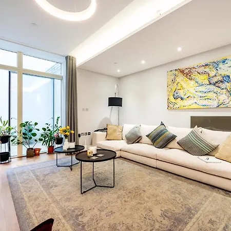 Three Bedroom, Leicester Square Duplex *