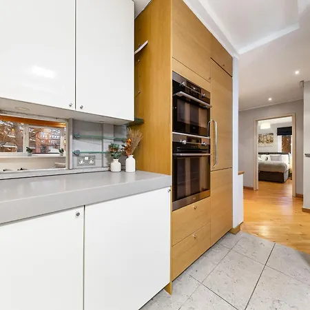 Elegant Retreat - Sleeps 6 - Close To Putney & Stamford Bridge Apartment London
