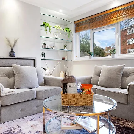 Elegant Retreat - Sleeps 6 - Close To Putney & Stamford Bridge Apartment London
