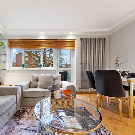Elegant Retreat - Sleeps 6 - Close To Putney & Stamford Bridge